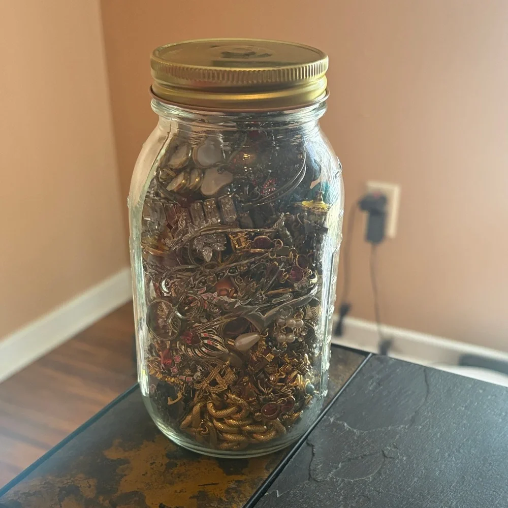 Mystery Jewelry Jar - Picture 1 of 1